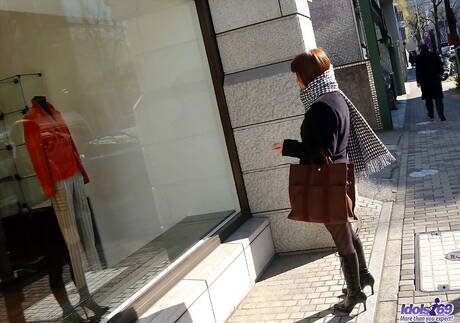 Idols 69 are pleased to offer you a free photos featuring Yuria in scene with inserting a toy in twat